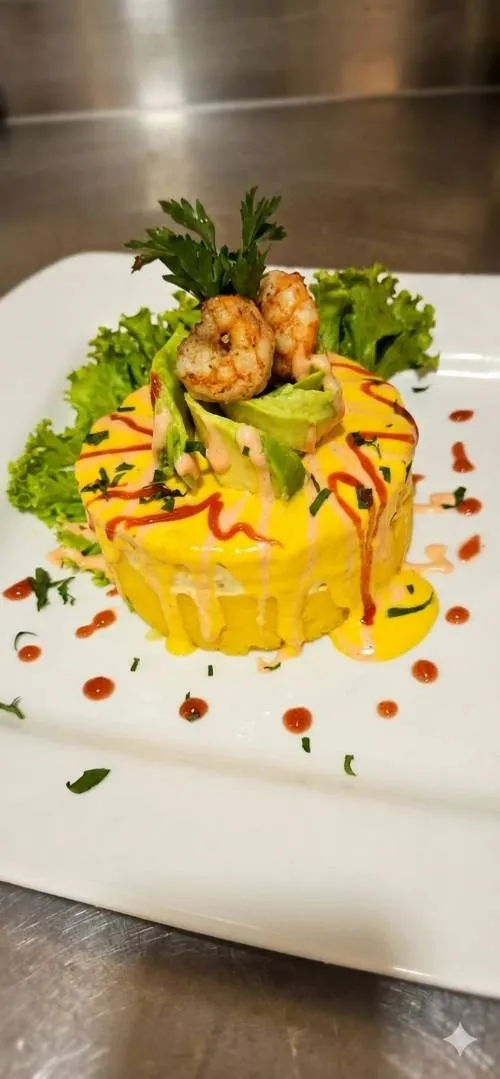 Causa de langostinos